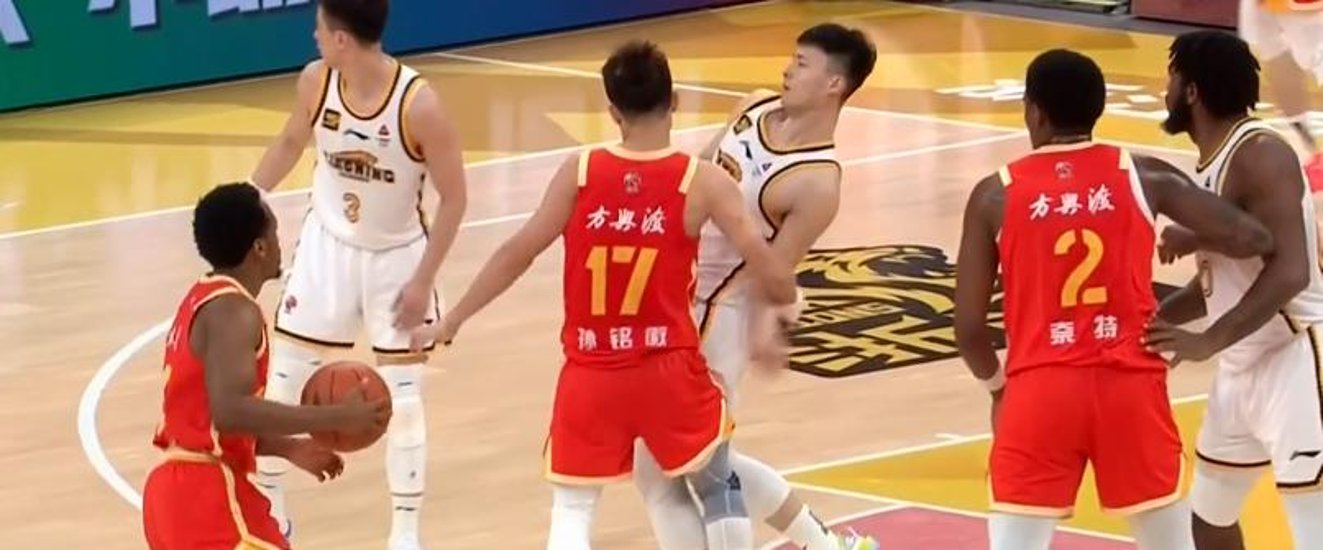 辽宁男篮客场不敌广厦队，遭遇连败的简单介绍