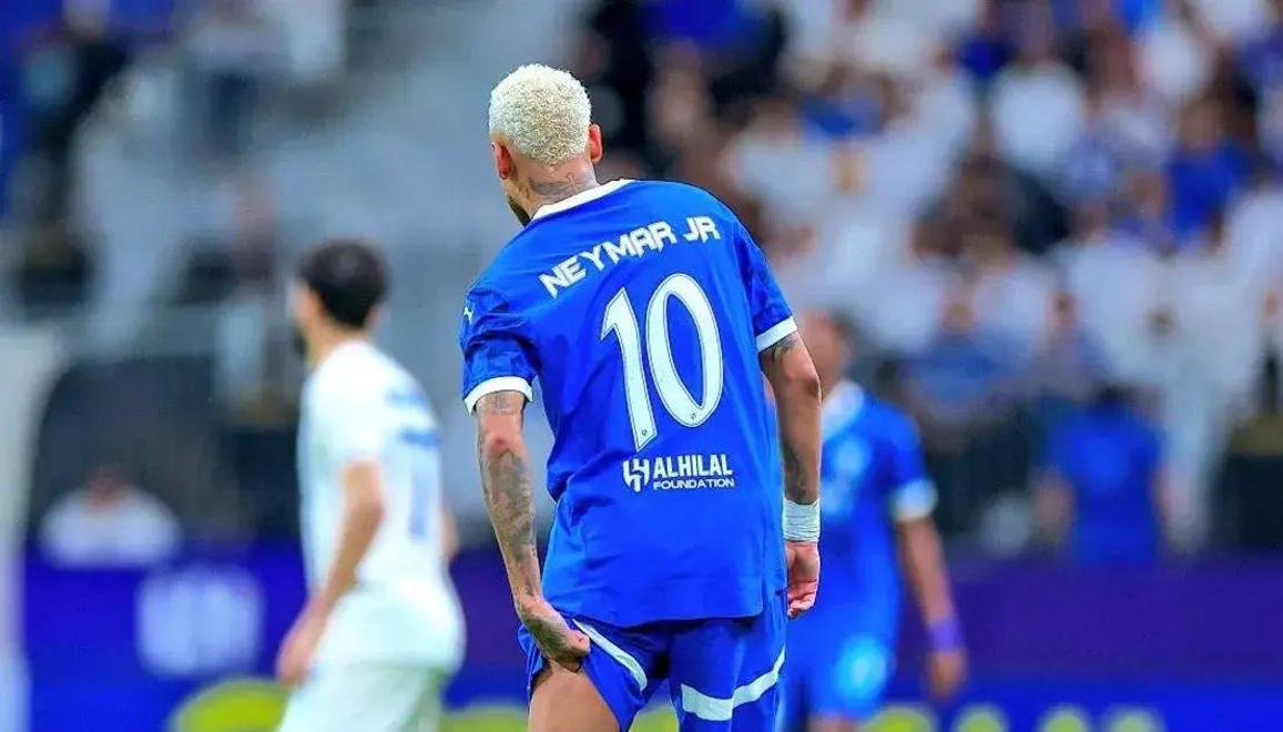 包含马赛球员伤愈复出有望助力球队提升排名的词条