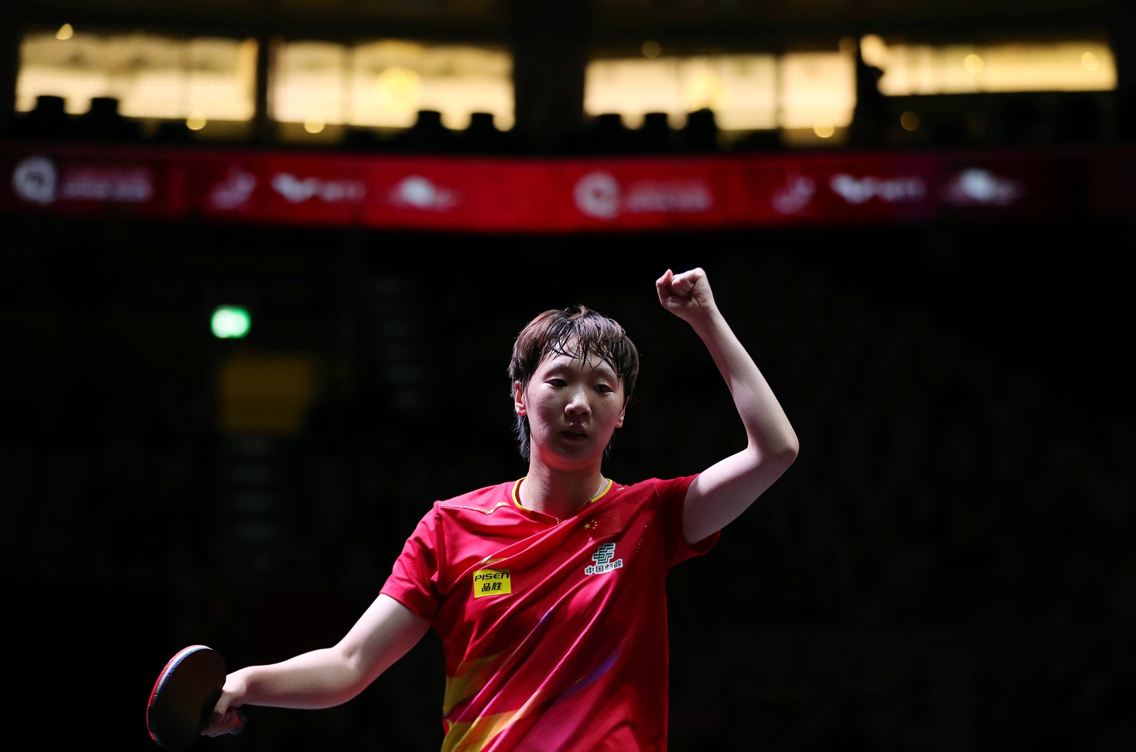 日本羽毛球队鏖战印尼羽毛球队,马琳惊艳世界 日本羽毛球队鏖战印尼羽毛球队,马琳惊艳世界