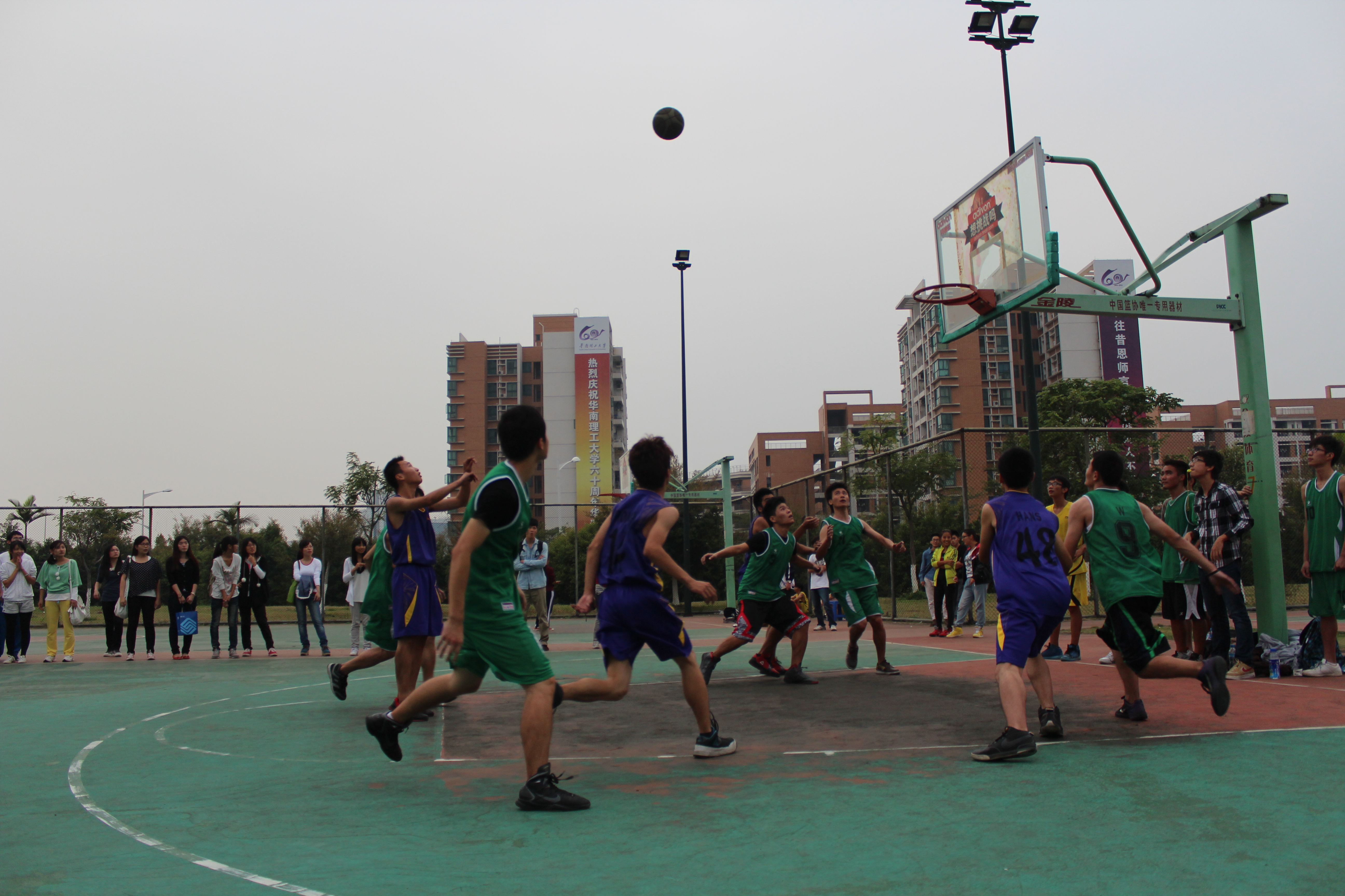 篮球比赛推动青少年热衷运动，流行起来的简单介绍