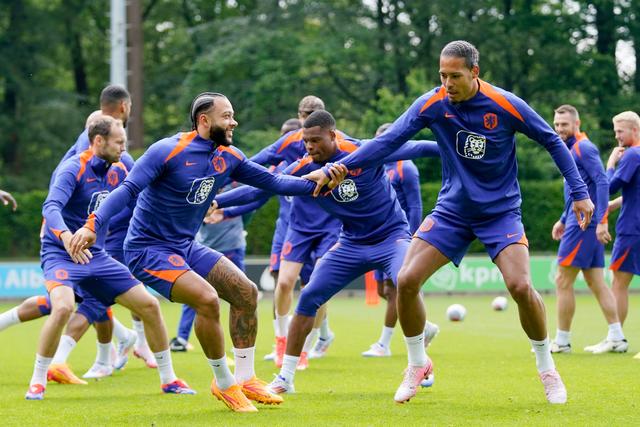 荷兰队在关键比赛中逆转胜利 荷兰队在关键比赛中逆转胜利