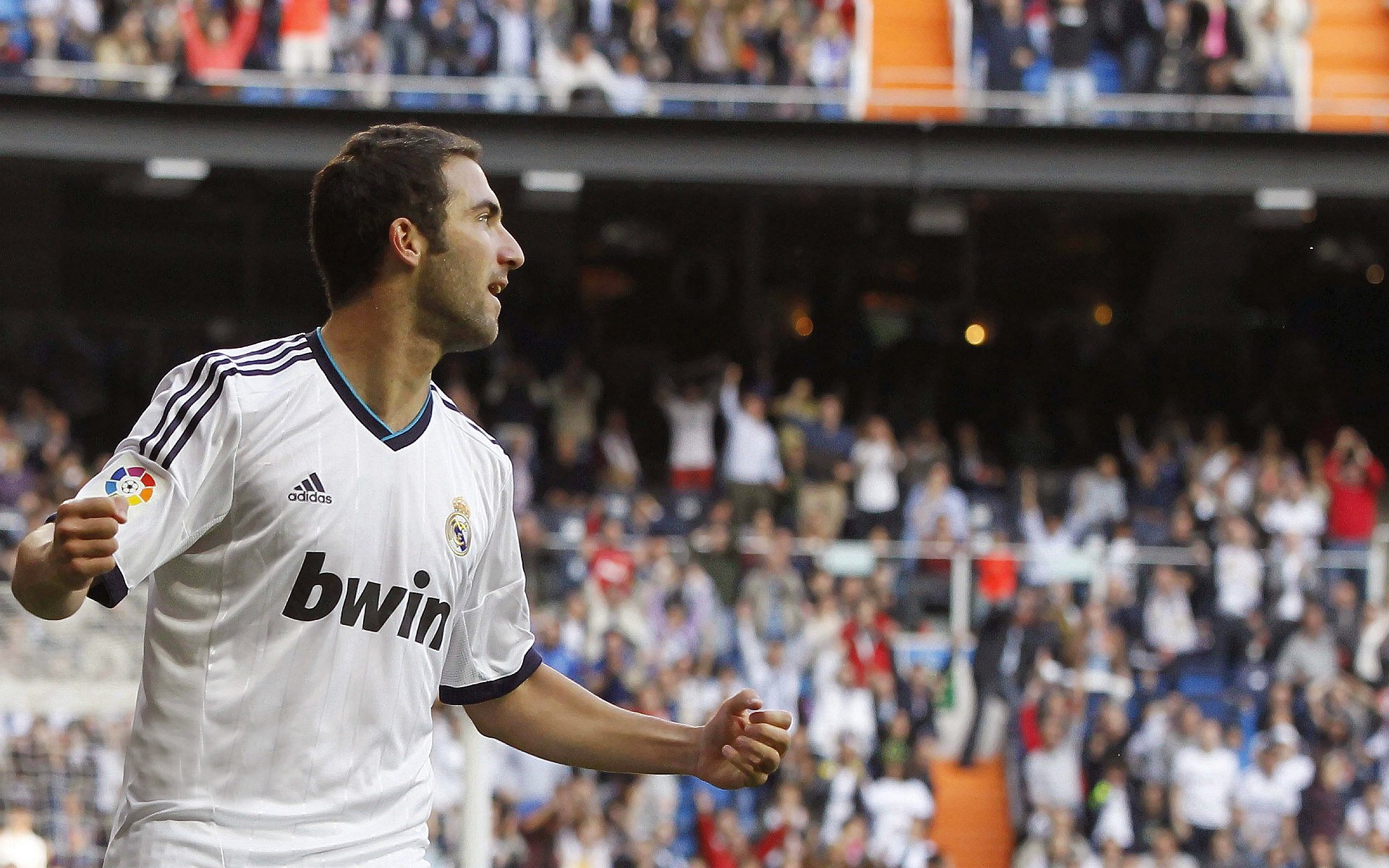 黄潜试炼场，萨内焦点战破茧，几内亚黑马之谜待解